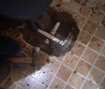万州卫生间漏水维修公司为您分享下卫生间渗水如何处理及注意事项
